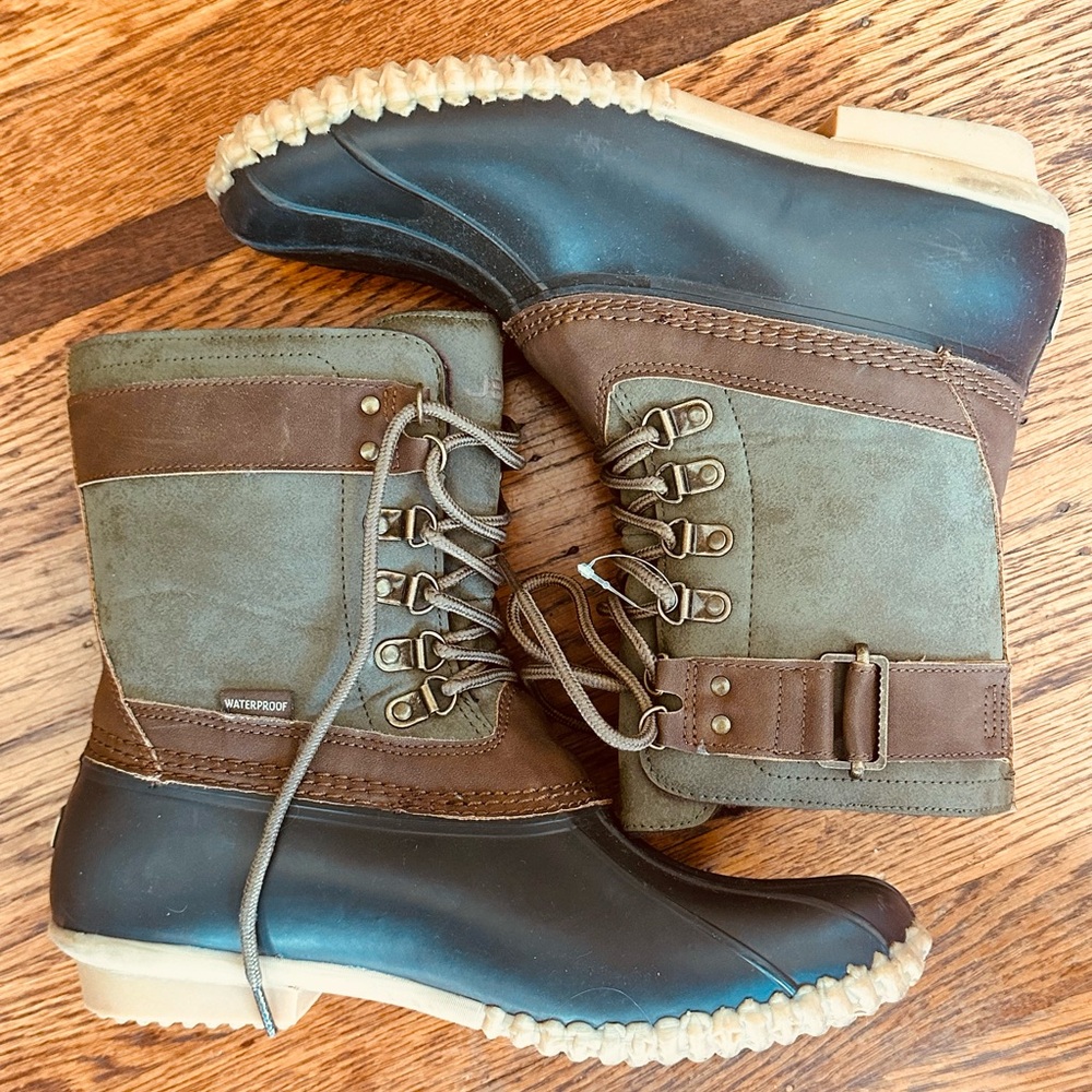 Women’s size 10 rain boots